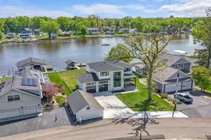 1617 Sunnyside Beach Dr, Johnsburg, IL 60051 - Photo 16