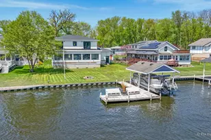 1617 Sunnyside Beach Dr, Johnsburg, IL 60051 - Photo 16