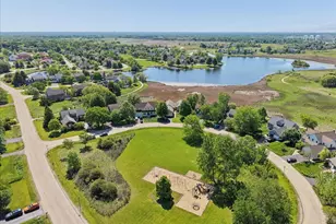 1369 Calamus Ln, Grayslake, IL 60030 - Photo 34