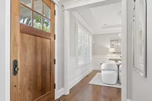 7 S Quincy St, Hinsdale, IL 60521 - Photo 2