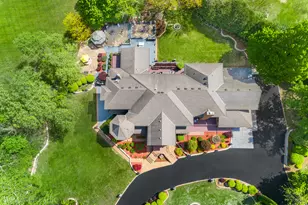 3204 Stonegate Dr, Crystal Lake, IL 60012 - Photo 2