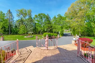 3204 Stonegate Dr, Crystal Lake, IL 60012 - Photo 6