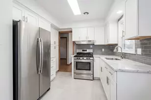 4846 W Foster Ave, Chicago, IL 60630 - Photo 14