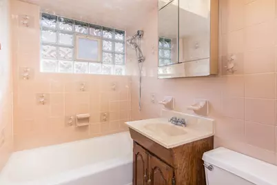 4846 W Foster Avenue, Chicago, IL 60630 - Photo 16