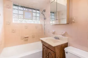 4846 W Foster Ave, Chicago, IL 60630 - Photo 16