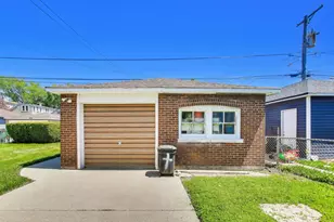 1331 Wesley Ave, Berwyn, IL 60402 - Photo 38