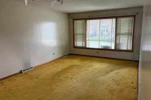 10031 S Forest Ave, Chicago, IL 60628 - Photo 2