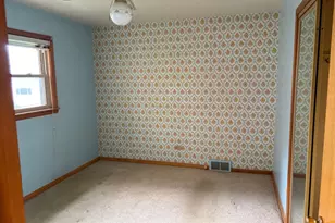 10031 S Forest Ave, Chicago, IL 60628 - Photo 8