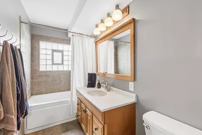 24 E Congress Street, Villa Park, IL 60181 - Photo 12