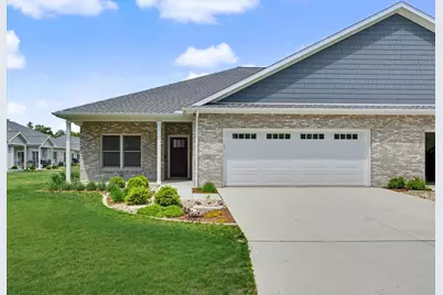 306 E Pine Street, Fairbury, IL 61739 - Photo 2