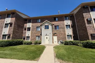 20 Echo Ct, Vernon Hills, IL 60061 - Photo 2