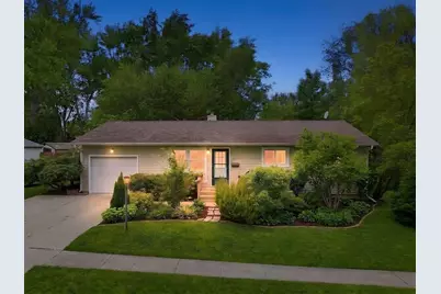 324 Birchwood Lane, Dekalb, IL 60115 - Photo 2