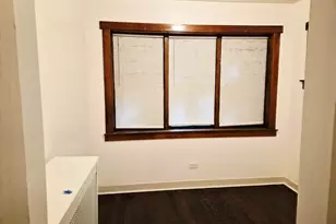 7826 S Bennett Ave, Chicago, IL 60649 - Photo 14