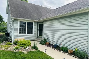 109 Labrador Ln, Downs, IL 61736 - Photo 2