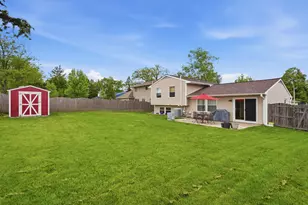 1375 Borden Dr, Elgin, IL 60120 - Photo 24