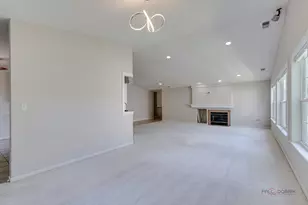 552 Saddlebrook Ln, Vernon Hills, IL 60061 - Photo 12