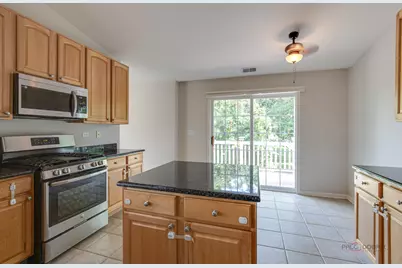 552 Saddlebrook Lane, Vernon Hills, IL 60061 - Photo 20