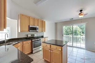 552 Saddlebrook Ln, Vernon Hills, IL 60061 - Photo 14