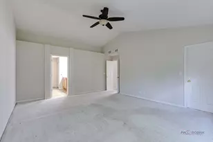 552 Saddlebrook Ln, Vernon Hills, IL 60061 - Photo 26