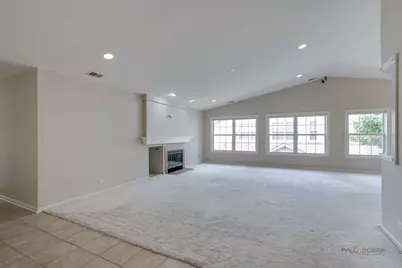 552 Saddlebrook Lane, Vernon Hills, IL 60061 - Photo 6
