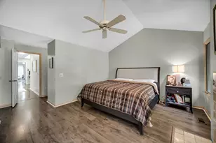 4252 W Harrington Ln, Chicago, IL 60646 - Photo 16