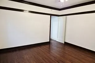7826 S Bennett Ave, Chicago, IL 60649 - Photo 6