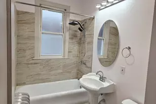 7826 S Bennett Ave, Chicago, IL 60649 - Photo 12