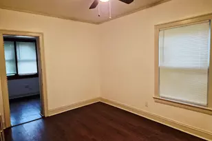 7826 S Bennett Ave, Chicago, IL 60649 - Photo 14