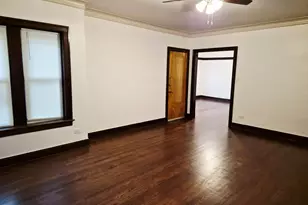 7826 S Bennett Ave, Chicago, IL 60649 - Photo 4