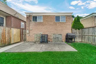 10339 S Calumet Ave, Chicago, IL 60628 - Photo 16