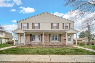 611 Kendall Ct, Schaumburg, IL 60194 - Photo 1