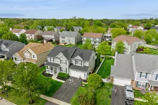 1013 Club Lake Dr, Antioch, IL 60002 - Photo 2