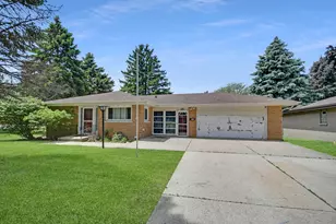 801 N Alann Dr, Joliet, IL 60435 - Photo 1