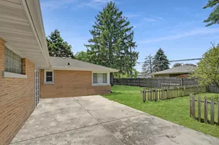 801 N Alann Dr, Joliet, IL 60435 - Photo 16