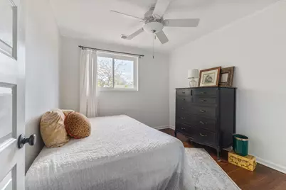 1076 S 3rd Avenue, Des Plaines, IL 60016 - Photo 12