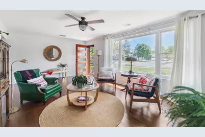 1076 S 3rd Avenue, Des Plaines, IL 60016 - Photo 4