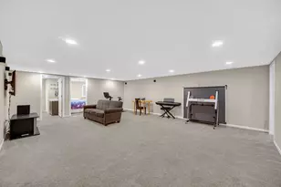 2300 Appleby Dr, Wheaton, IL 60189 - Photo 16