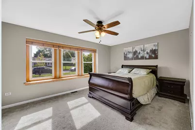 2300 Appleby Drive, Wheaton, IL 60189 - Photo 10
