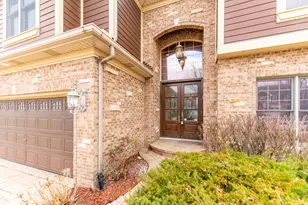 27009 Ashgate Crossing, Plainfield, IL 60585 - Photo 2
