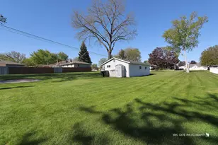 2031 Gilboa Ave, Zion, IL 60099 - Photo 14