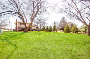 2042 S Goebbert Rd, Arlington Heights, IL 60005 - Photo 30