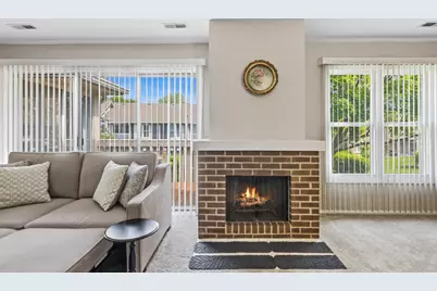 240 Southwick Court #240, Vernon Hills, IL 60061 - Photo 4