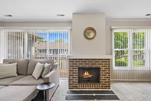240 Southwick Ct, Vernon Hills, IL 60061 - Photo 4