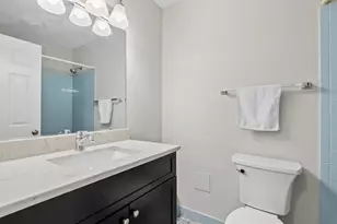 240 Southwick Ct, Vernon Hills, IL 60061 - Photo 12