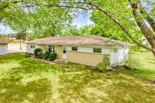 7624 Howe Rd, Wonder Lake, IL 60097 - Photo 30