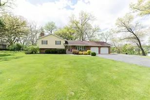 10594 Grover Oaks Rd, Roscoe, IL 61073 - Photo 6