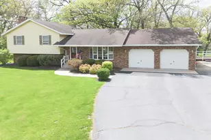 10594 Grover Oaks Rd, Roscoe, IL 61073 - Photo 8
