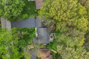 635 Oakview Dr, Algonquin, IL 60102 - Photo 40