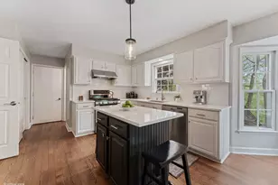 635 Oakview Dr, Algonquin, IL 60102 - Photo 12