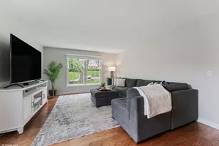 635 Oakview Dr, Algonquin, IL 60102 - Photo 6